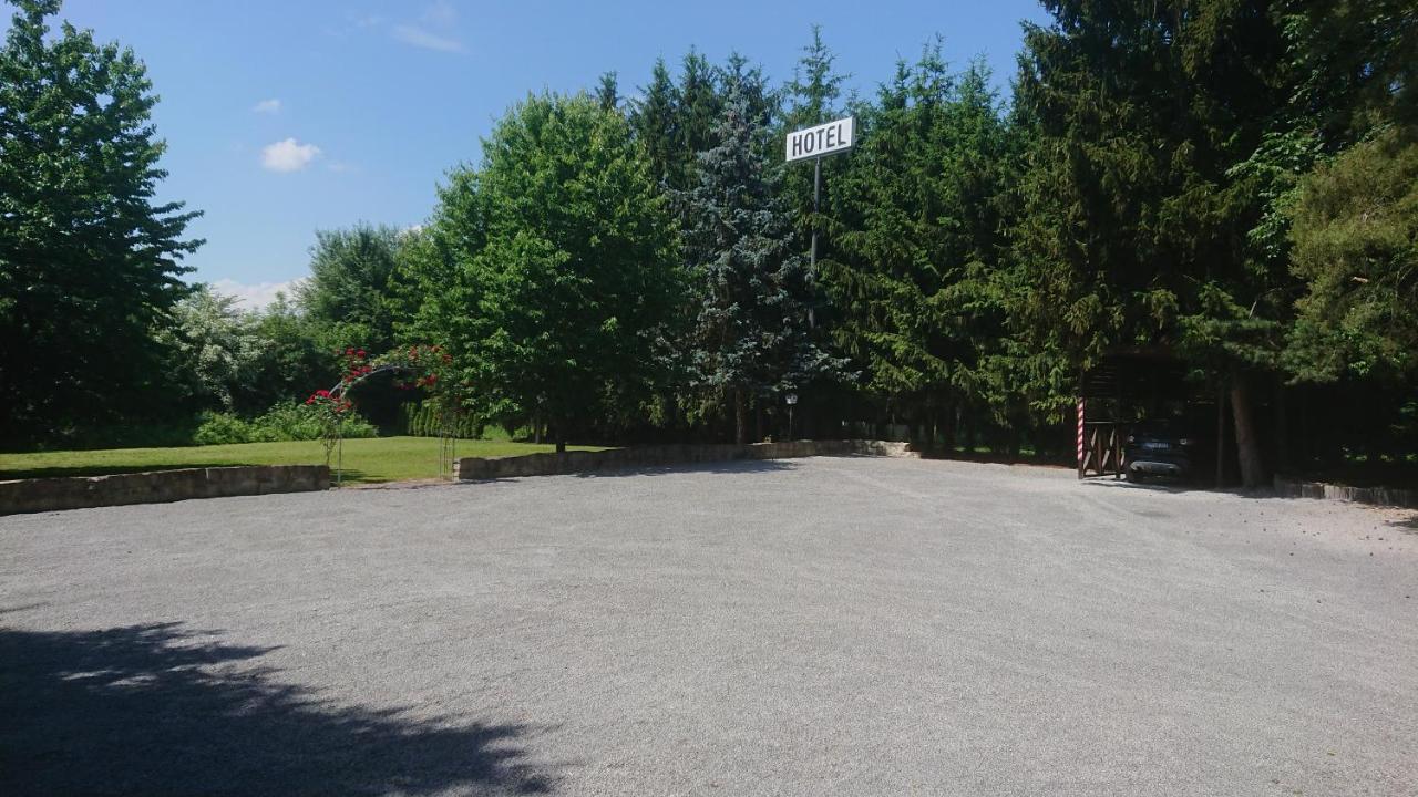 Hotel Landgasthof Fromm Untergruppenbach Exterior photo